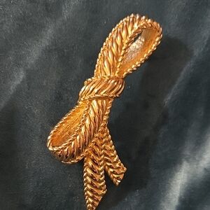 VINTAGE Dior Elegant Gold Rope Brooch
